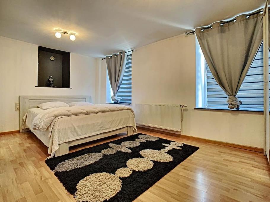 Vue Sur Meuse Avec Jacuzzi Et Sauna Exterieur. Yvoir Esterno foto